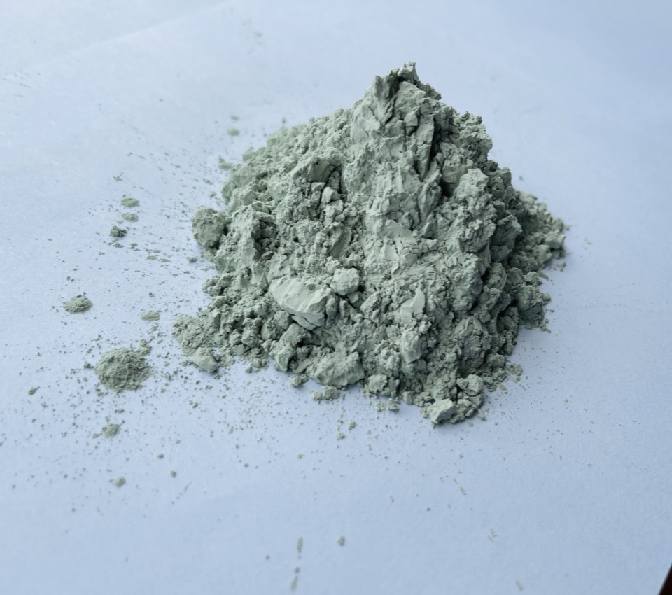 如何通过绿碳化硅微粉提高工件的表面质量？