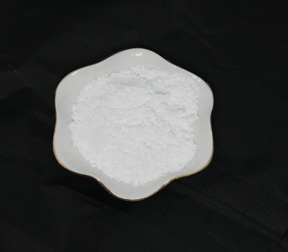 氧化铝粉的微观结构和性能关系研究