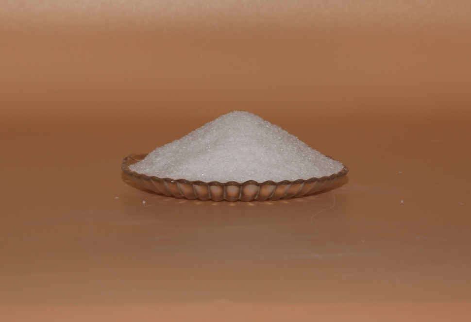 白刚玉喷砂在塑料表面改性中的作用